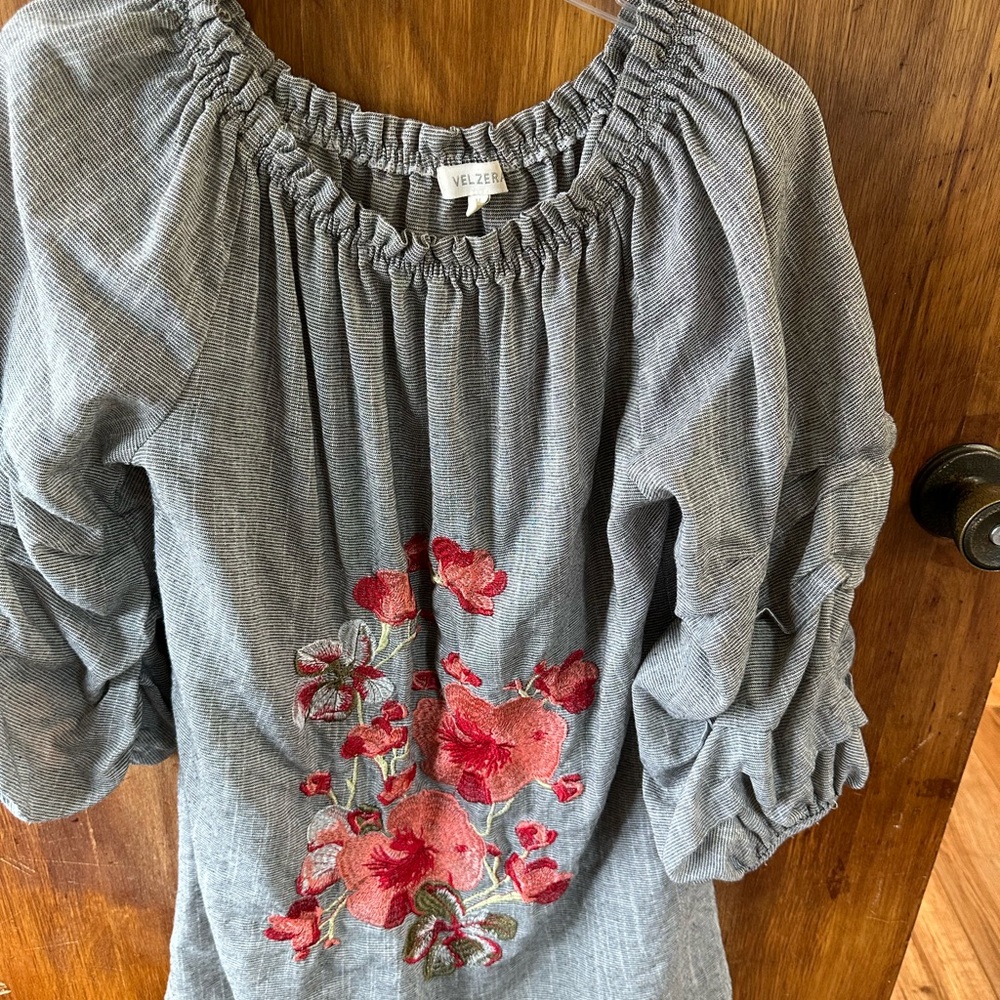 Velzera Black and White Textured Floral Top/mini dress Medium